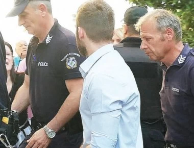 Στο σπίτι του στη Ζάκυνθο ο πατροκτόνος - Τι δηλώνει ο ίδιος και η οικογένειά του